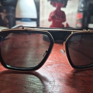 Stylish Black and Gold Sunglasses